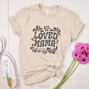 Camiseta personalizada con texto &quot;Loved Mama&quot;, regalo retro con motivos florales para el día de la madre, camiseta con estampado &quot;Mommy Love&quot;, camiseta bohemia con motivos florales, ropa exclusiva para mamá, regalo para &quot;Loved Mama&quot;