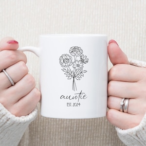 Custom Auntie Mug, Personalized Mug Auntie, Custom Auntie Coffee Mug, Flower Print Custom Mug, Floral Coffee Mug, Gift for Her, Auntie Gift