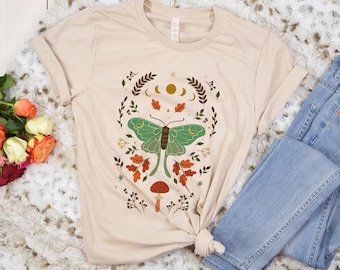 Camiseta con mariposas y fases lunares, camiseta botánica floral estilo cottagecore