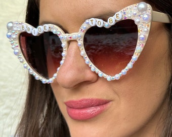 Personalized Bride to Be Sunglasses: Pearl Rhinestone Hen Party Gift