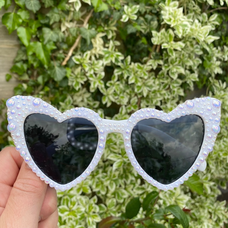 Bridal Heart Sunglasses: Pearl Embellished Wedding Sunglasses image 6