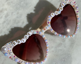 Bride To Be Sunglasses: Pearl Rhinestone Hen Party Gift