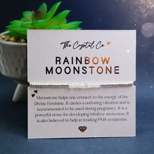 Pulsera de apilamiento de piedra lunar arcoíris de cristal natural - para conexión femenina divina - Regalos de cumpleaños