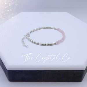 Sierlijke, mooie en handgemaakte natuurlijke kristallen rozenkwartsarmband met verzilverde bevindingen voor liefde en zelfrespect afbeelding 2