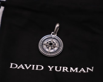 Colgante de brújula marítima de plata esterlina con diamante negro de David Yurman