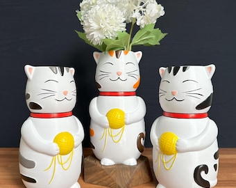 Hand Painted Cat Vase, 3D Printed Playful Kitty Decor, for Dry Flowers