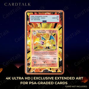 Puede incluir: Una carta coleccionable Pokemon Game Charizard Holo 1st Edition de 1999, graduada por PSA con una calificación Gem Mt 10. La carta está en una funda protectora con arte extendido de llamas naranjas y amarillas sobre un fondo oscuro.