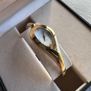 Vintage GUCCI Floral Horsebit Bangle Watch