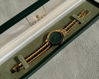 Vintage GUCCI 3300M Green Dial Watch, Circa 1990s (Men's/Unisex Watch)