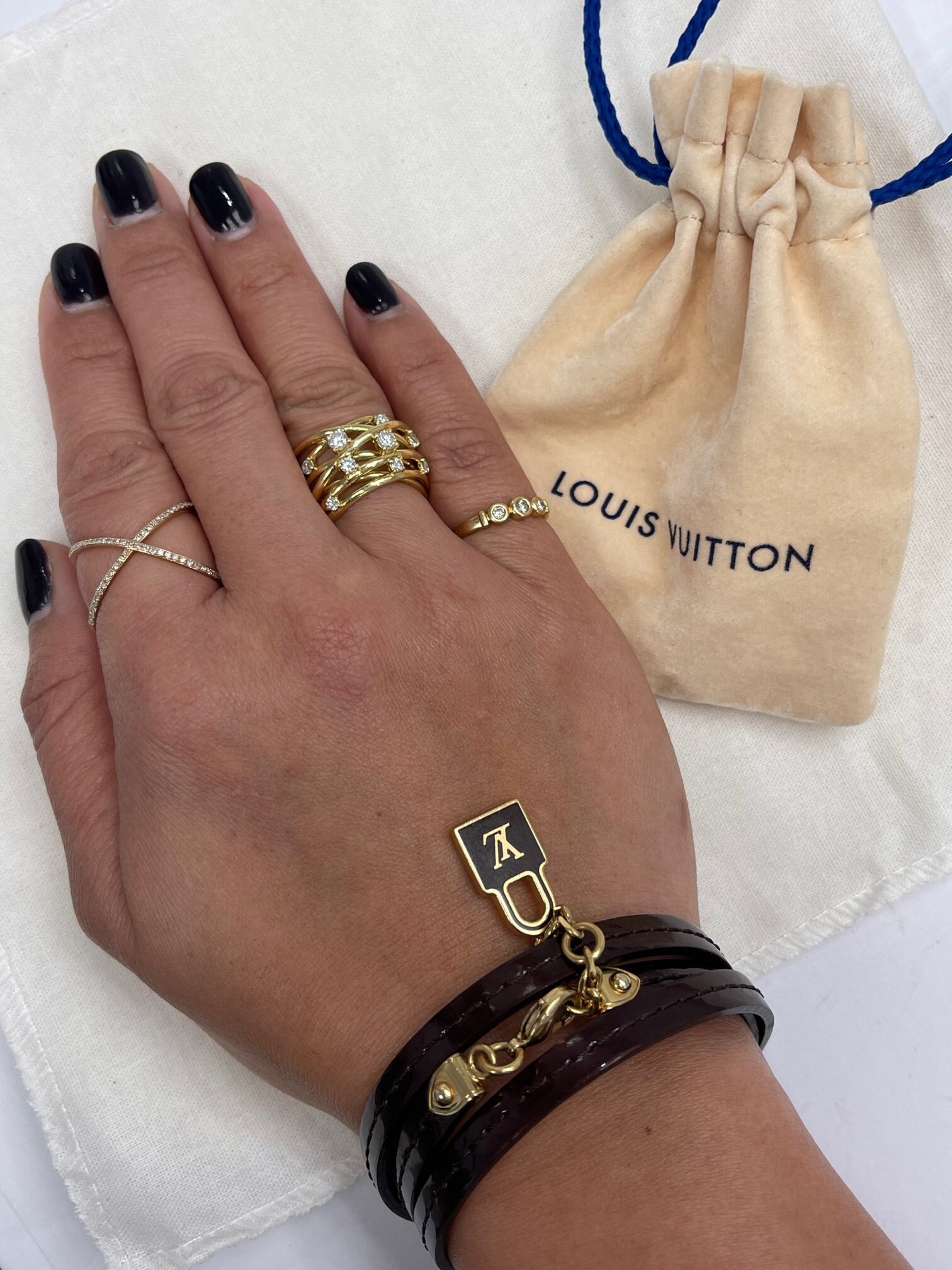 Louis Vuitton Gold Tone LV & Me Letter L Charm Bracelet Louis