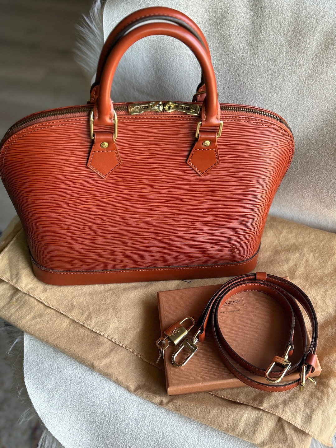 【VINTAGE LOUIS VUITTON】Alma アルマ PM Vintage Louis Vuitton Alma PM ○ Labellov ○ Buy and Sell