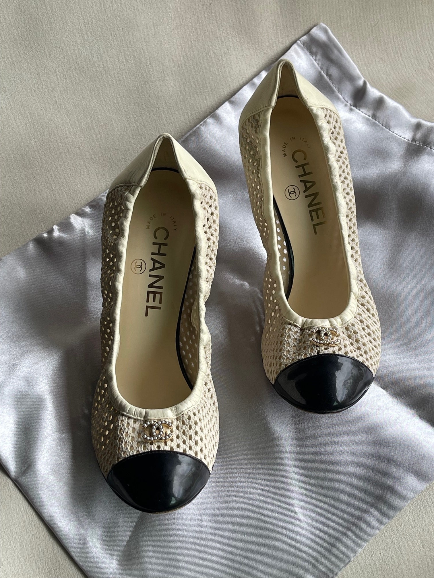 CHANEL Ballerinas Lamb & Patent Calf Ivory & Black Shoes