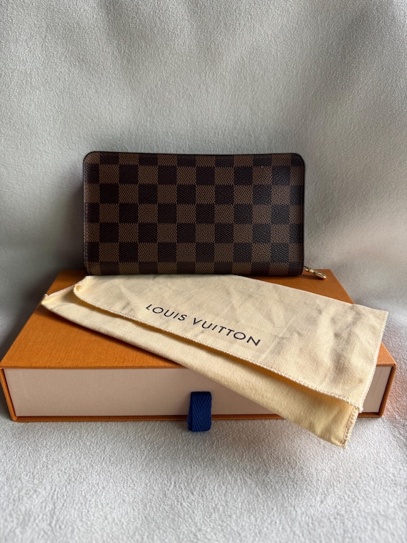 Authentic LOUIS VUITTON Damier Long Wallet
