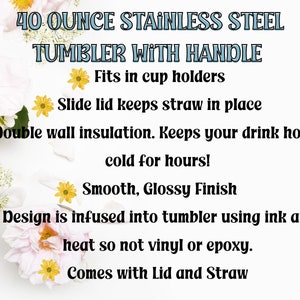 Op de afbeelding: Een roestvrijstalen beker met een handvat, met een inhoud van ongeveer 1,18 liter. Kenmerken zijn onder meer een schuifdeksel, dubbelwandige isolatie en een gladde, glanzende afwerking. Het ontwerp is ge&iuml;nfuseerd met inkt en hitte. Wordt geleverd met een deksel en een rietje.