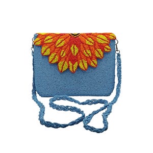 Cartera de mano con cuentas azul cielo hecha a mano, bordada a mano, con correa de cuentas trenzada larga y ganchos, bolso de hombro, billetera para mujer, regalo para ella