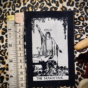 Die Magier Tarotkarte Patch zum Aufnähen. für okkulte Punk Kampfwesten, knuddelige Overalls, witchy Goth Horror Rucksäcke