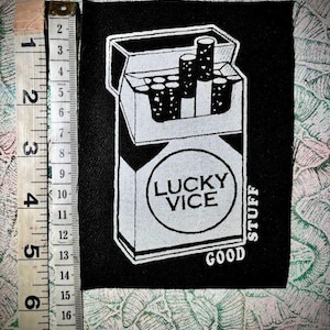 Cigarrillos Lucky Vice / parche punk / paquete de cigarrillos / tamaño real / dardos / parche de tela / bolsillo / skid crust punk / Viceroy / Lucky Strike