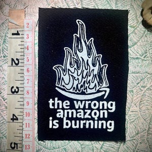 Fel Amazon bränner sy-på punk-lapp