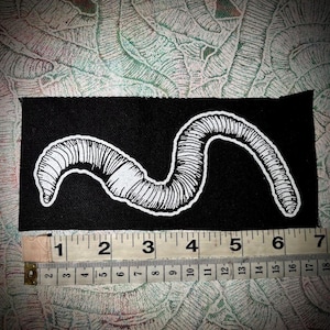Worm patch | punk patch | big ol' earth worm | slimy squiggly | cloth patch | bug | woodland creature | goth | horror | night crawler