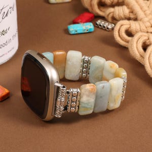 Naturstein Perlen Armband für Fitbit Versa 4 / Versa 3 / Sense 2 / Sense, handgefertigtes elastisches Band, Boho Style Fitbit Versa 4 Bands für Frauen