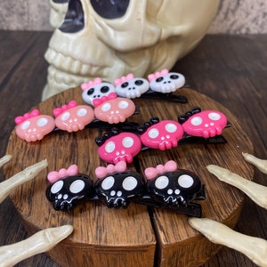 Halloween Skull Hair Clips: Kawaii Pastel Goth Bow Clip