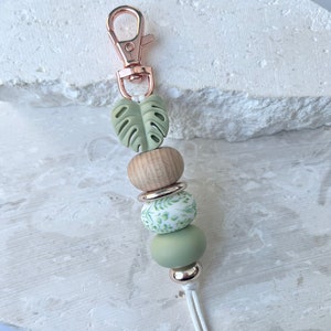 Lint Monstera Leaf keychain | Keys accessories | Silicone beaded keychain | Accessories for women