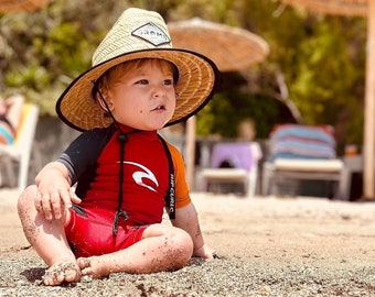 Straw surfer wide-brim sun hat for toddlers.