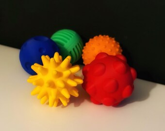 Sensory play balls set