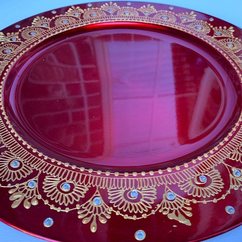 Red Henna shops charger plate