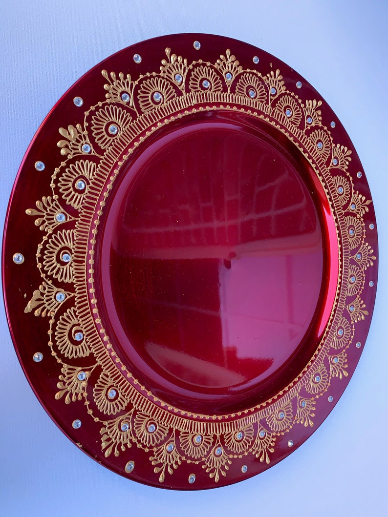 Red Henna shops charger plate