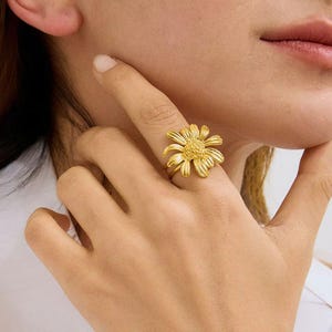 Golden Bloom Sunflower Ring, 14k Gold Bloom Sunflower Statement Ring, 10k Golden Bloom Sunflower Wedding Ring, Customize Ring, Gift For Her