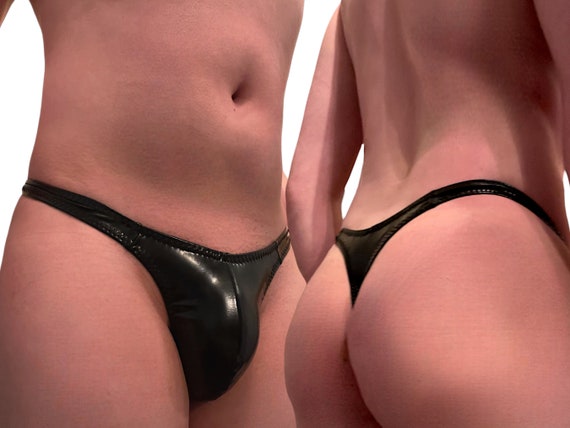 String Vinyle Masculin Look latex  forme Anatomique, Hommes Lingerie