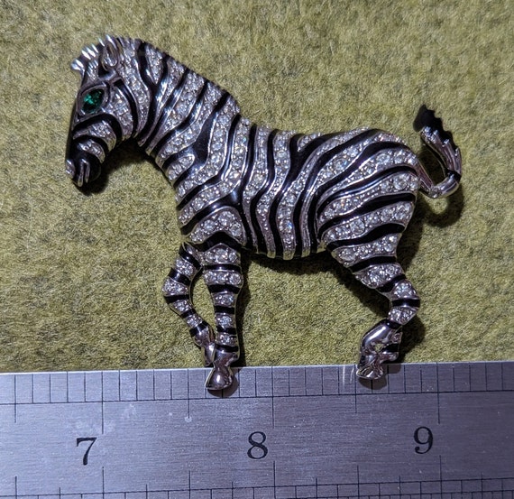 A magnificent high-end Zebra brooch dating from t… - image 2