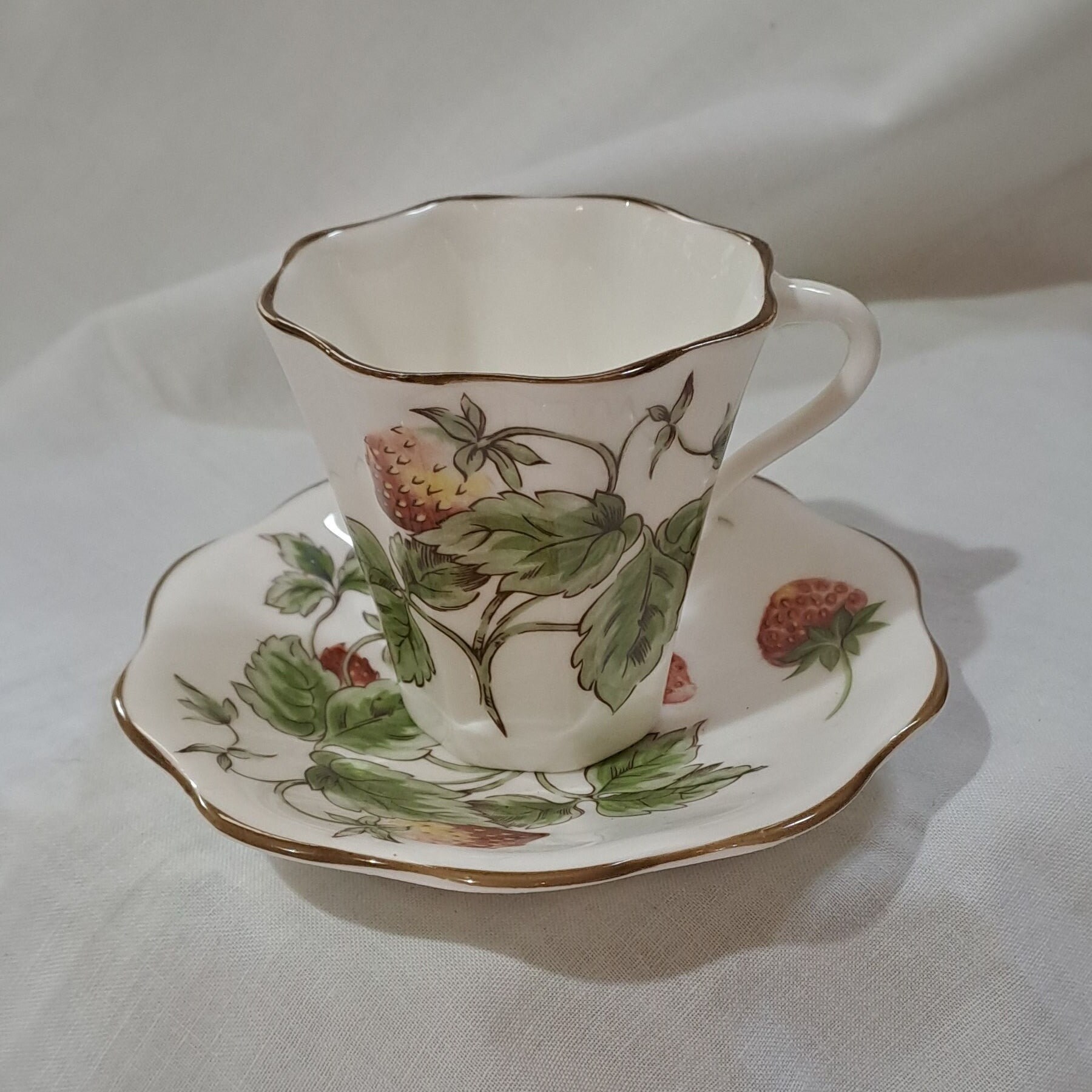 Coalport strawberry - Etsy 日本
