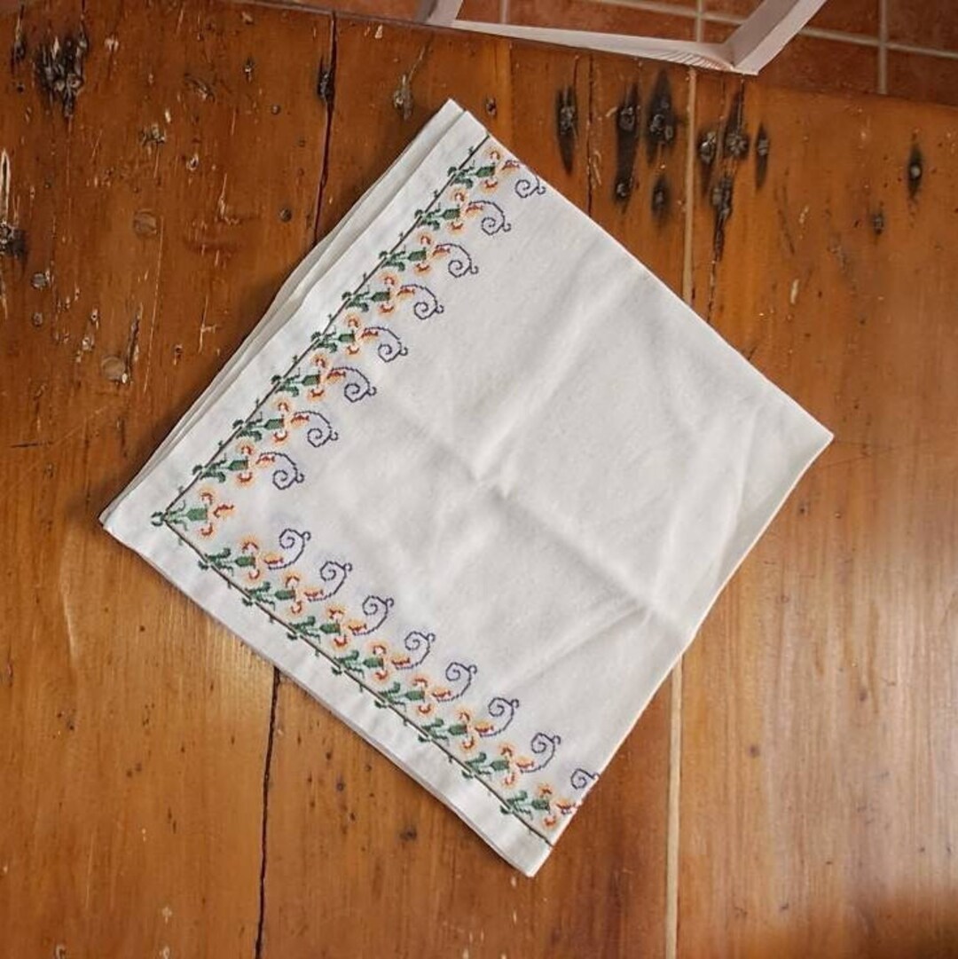 Vintage Tablecloth Hand Embroidered Linen Etsy New Zealand