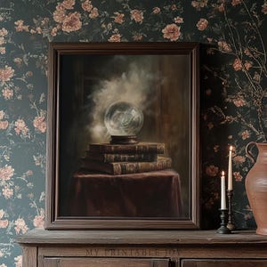 Sfera di cristallo sui libri - Decorazione murale Dark Academia, decorazione da cottagecore stregonesca, pittura stampabile di Halloween, arte occulta vintage 84