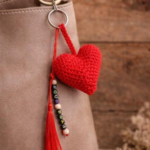Bijou De Sac / Porte-Clés Breloque – Pompon Franges Cuir Rouge + Cœur Métal