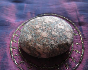 A ritual stone that helps neutralize fears and other phobias