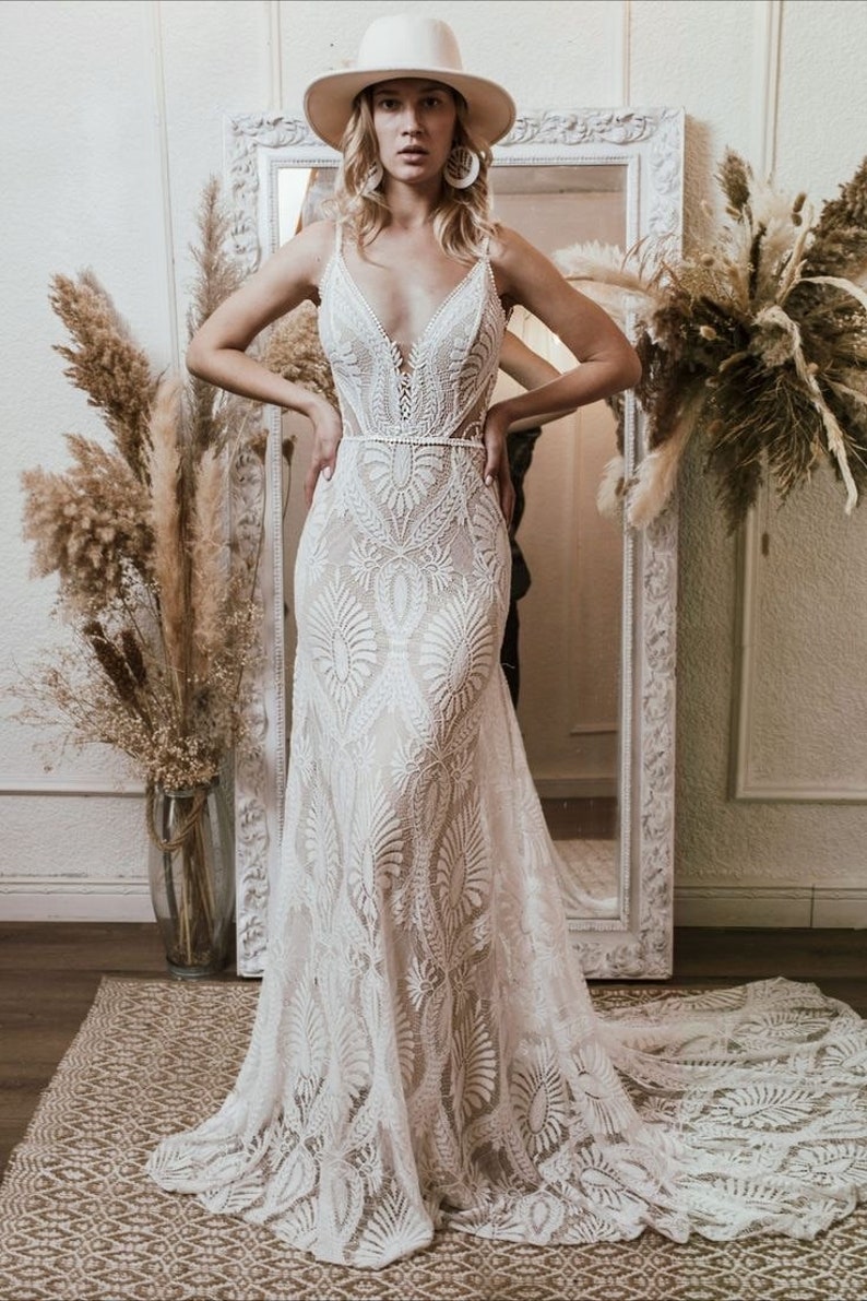 Spaghetti-Trägern Brautkleid mit Spur, Wunderschöne Brautkleider, Boho-Spitze-Hochzeitskleid, Strandhochzeitskleid Bild 4