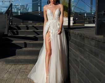 Abito da sposa Boho Avorio, abito da sposa a trapezio con spalline sottili, abito da sposa con scollo a V profondo, abito da sposa con spacco alto