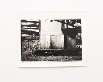 Völklinger Hütte, Puerta en complejo industrial (impresión analógica en blanco y negro)