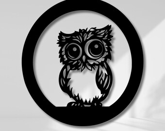 Moderna decorazione murale in metallo raffigurante un gufo: decorazione minimalista con animali