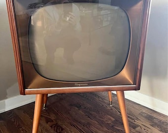 Rare 1950s Magnavox Mid-Century Modern Console TV on Legs – Retro Atomic Design, Wood Cabinet, For Restoration or Decor
