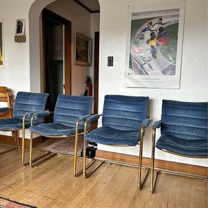 Set of 4 Vintage Mid-Century Modern Cantilever Chairs – Chrome Frame & Blue Upholstery, 1970s MCM Lounge/Dining
