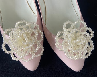 Pearl rose flower shoe clips 3D pear flower shoe clips bridal shoe flower clips pearly white shoe clips