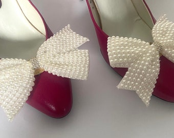 Shoe clips white pearl shoe bows clip on wedding shoe bows white bridal accessories