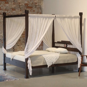 Kalamantan - Massivholz-Himmelbett Lovina| Himmelbettgestell | Kiefernbett | Balkenbett | Bett im marokkanischen Stil