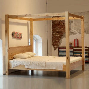 Kalamantan - Massivholz-Himmelbett Lombok | Himmelbettgestell | Kiefernbett | Balkenbett