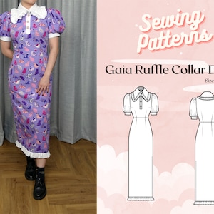 以下が含まれることがあります： フリルカラーのドレスの縫製パターンです。パターン名は「Gaia Ruffle Collar Dress」で、UKサイズ2〜18でご利用いただけます。ドレスは、ピンクの雲の背景に線画で描かれています。