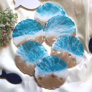 Resin coaster set sea and beach with shells made of epoxy resin, maritime table decoration, turquoise beige white